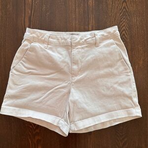 Banana Republic Off-White shorts size 6.